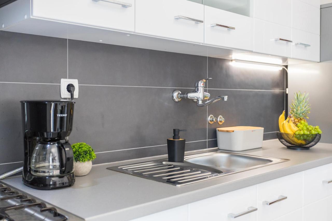 Laveruda Apartment With Balcony And Free Parking بولا المظهر الخارجي الصورة