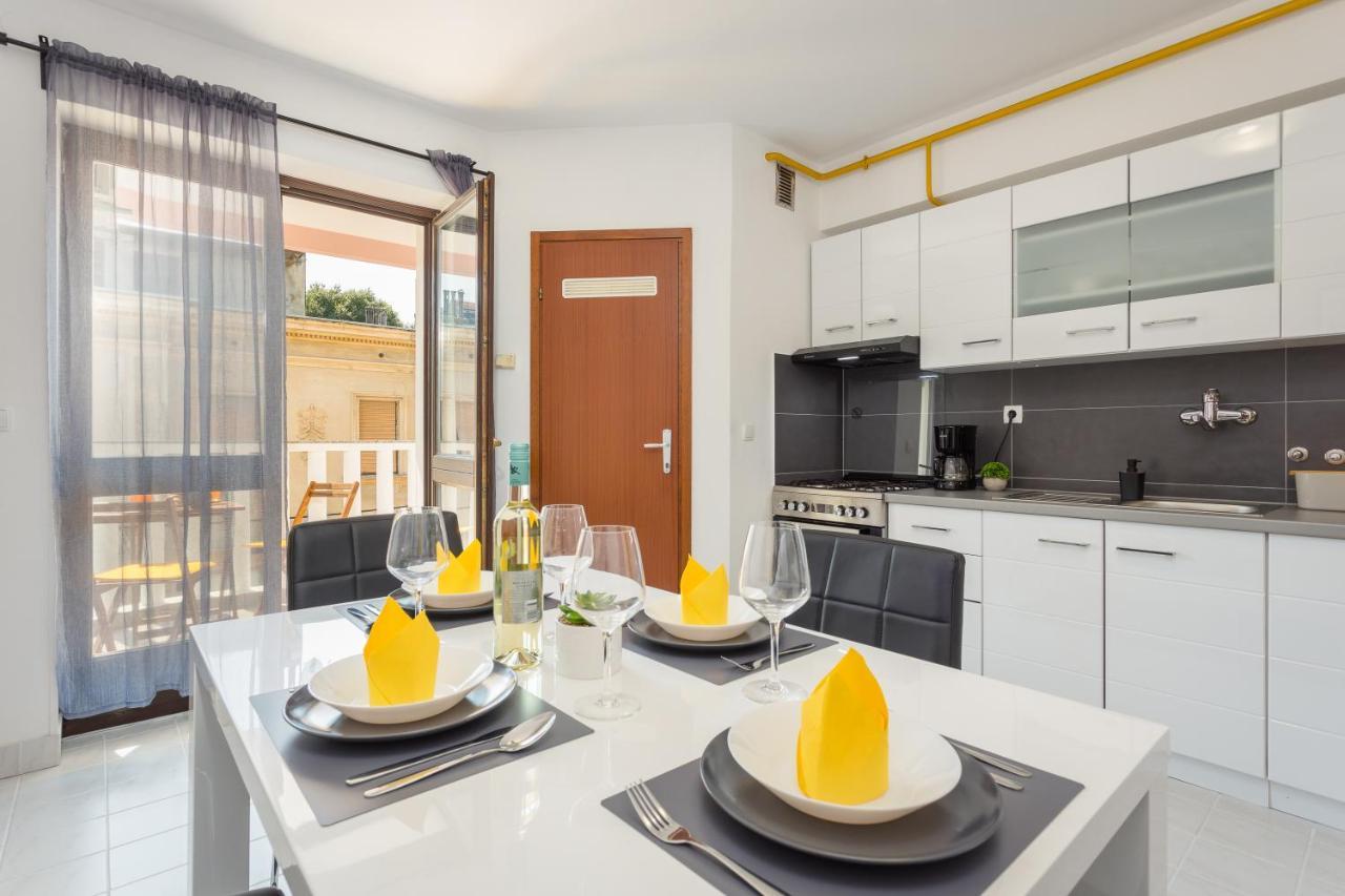 Laveruda Apartment With Balcony And Free Parking بولا المظهر الخارجي الصورة