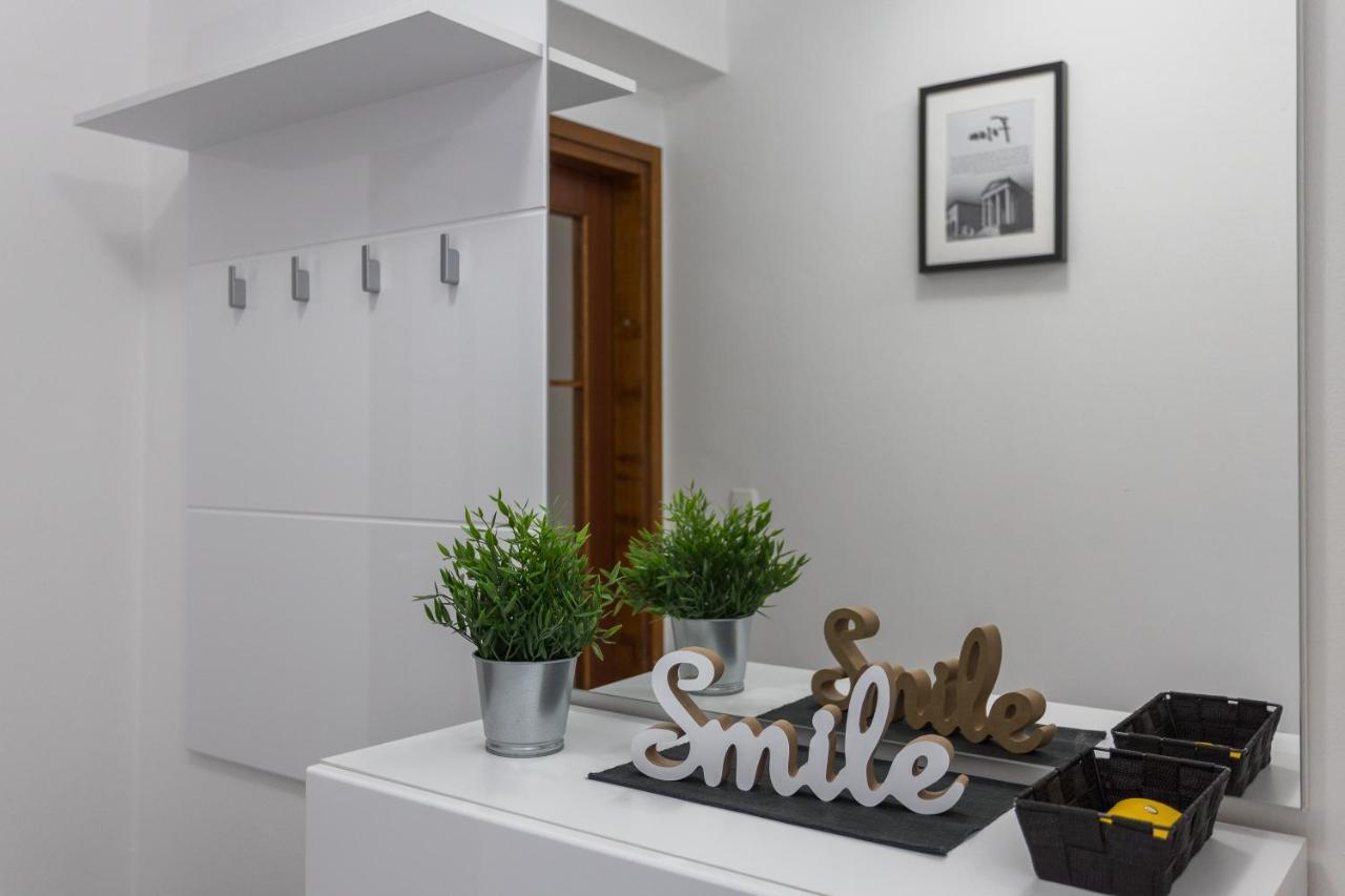 Laveruda Apartment With Balcony And Free Parking بولا المظهر الخارجي الصورة