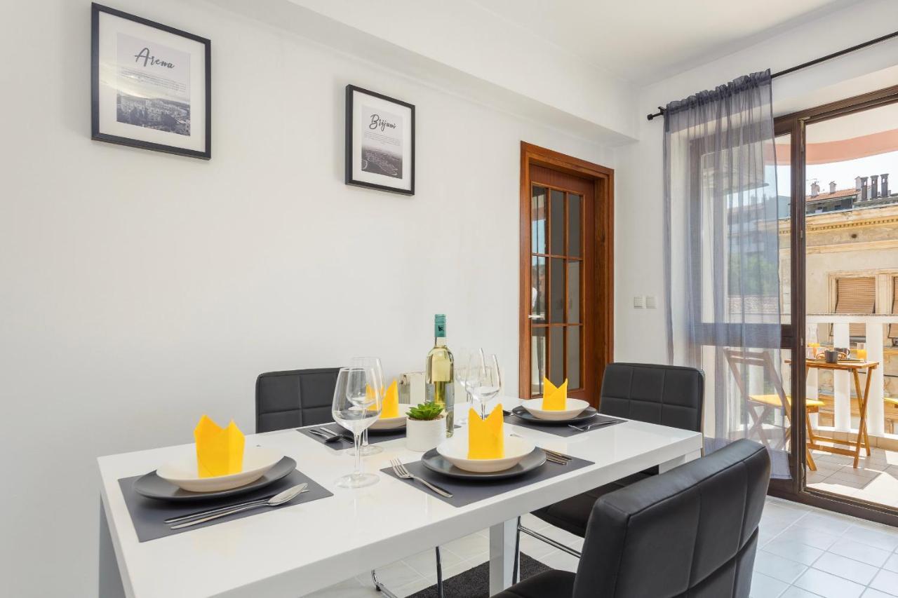 Laveruda Apartment With Balcony And Free Parking بولا المظهر الخارجي الصورة