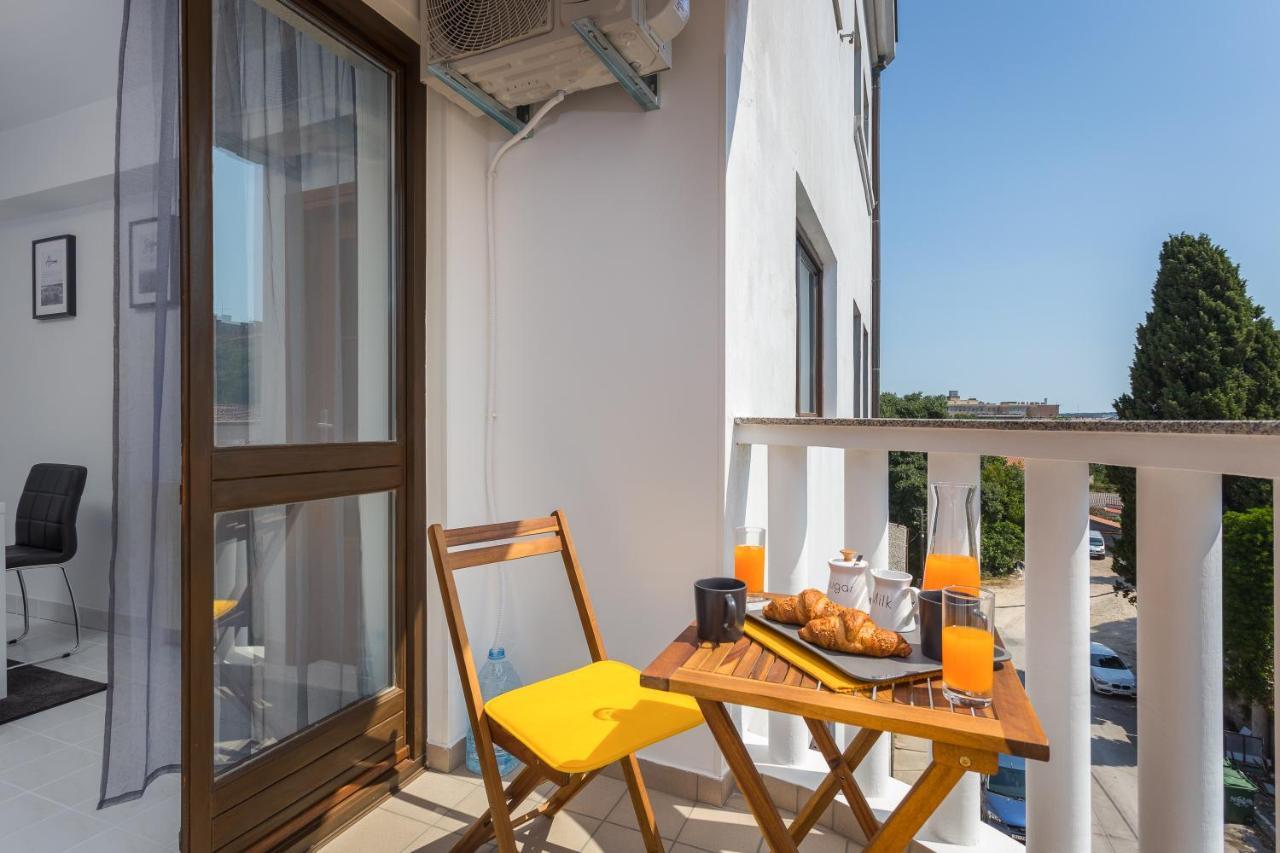 Laveruda Apartment With Balcony And Free Parking بولا المظهر الخارجي الصورة