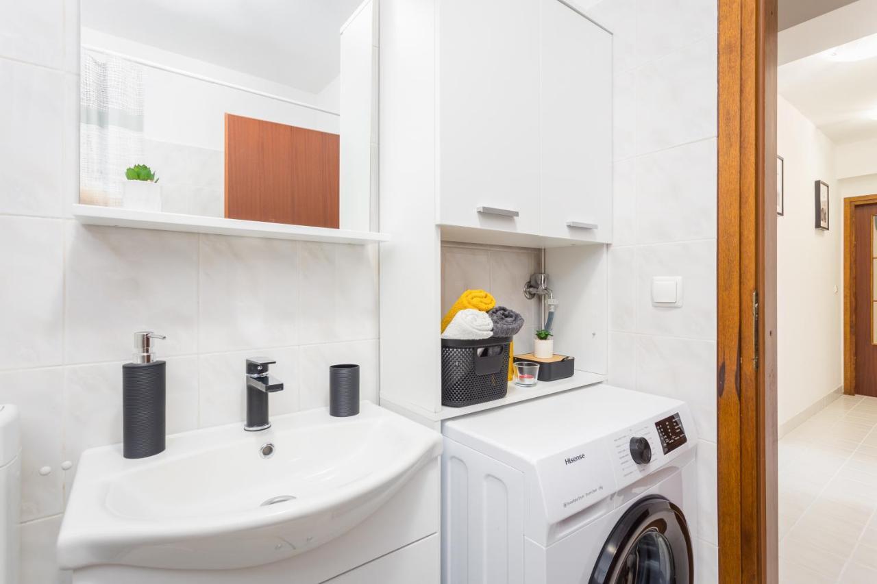 Laveruda Apartment With Balcony And Free Parking بولا المظهر الخارجي الصورة