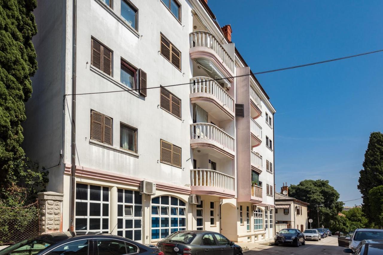 Laveruda Apartment With Balcony And Free Parking بولا المظهر الخارجي الصورة